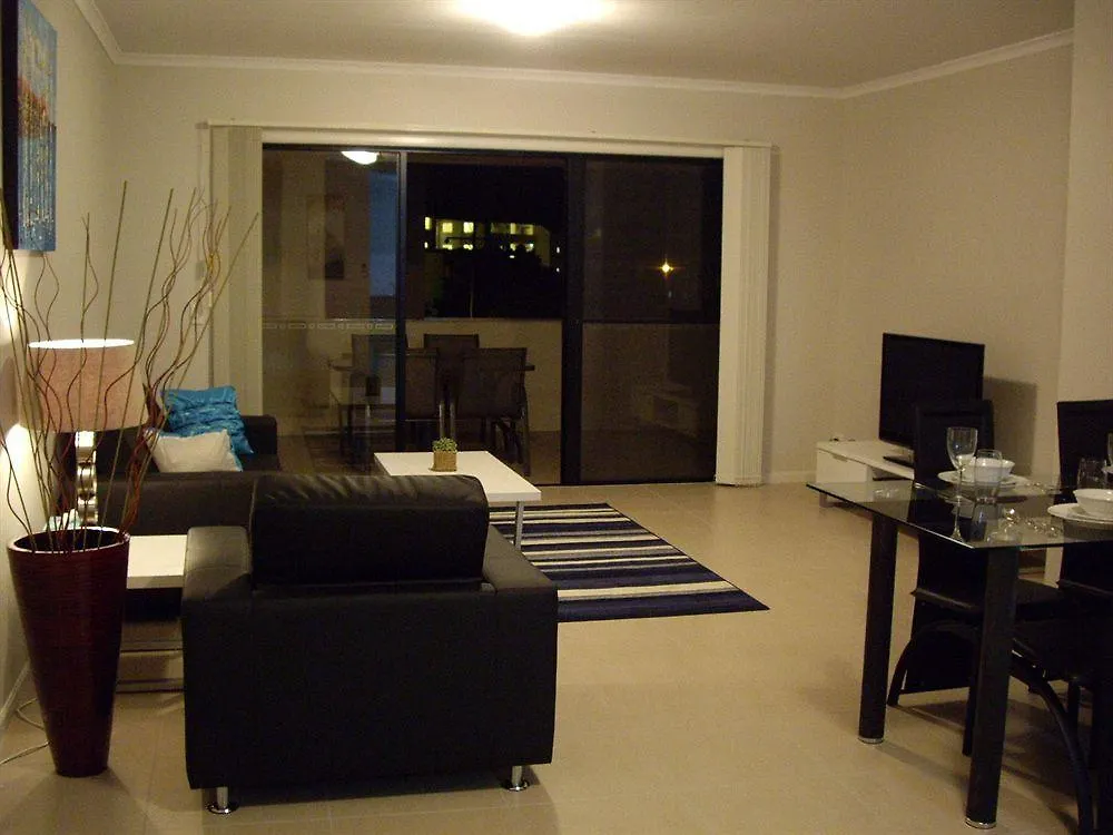 Edge Apartments Cairns 4*,